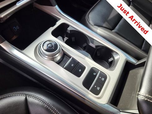 Used 2022 Ford Explorer XLT w/ Equipment Group 202A RWD image 14