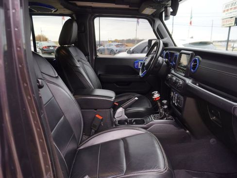 Used 2018 Jeep Wrangler Unlimited Sahara image 29