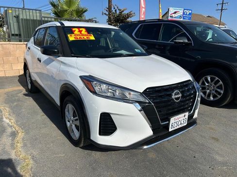 Used 2022 Nissan Kicks S FWD image 7
