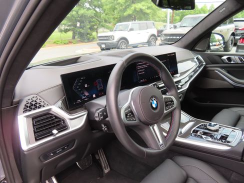 Used 2026 BMW X5 M60i AWD/4WD image 17