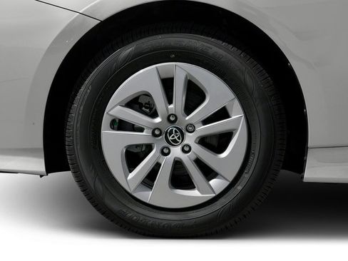 Used 2017 Toyota Prius Three image 11