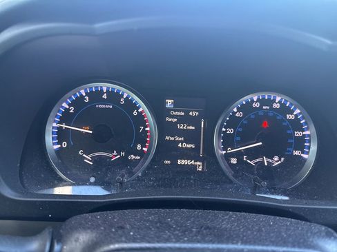 Used 2018 Toyota Highlander LE image 19