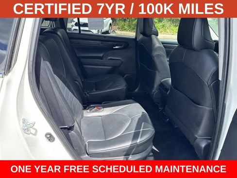 Used 2021 Toyota Highlander XLE AWD/4WD image 11