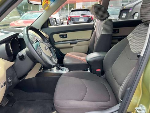 Used 2011 Kia Soul ! FWD image 14