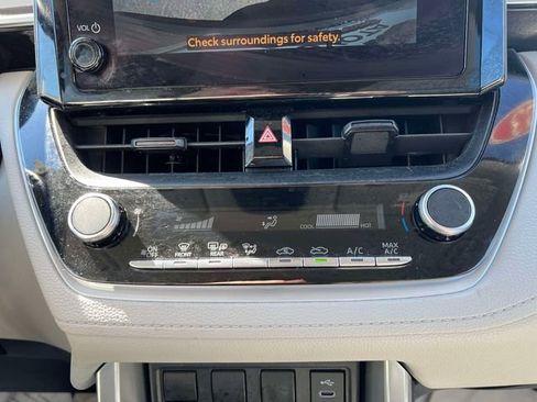 Used 2023 Toyota Corolla Cross L image 31