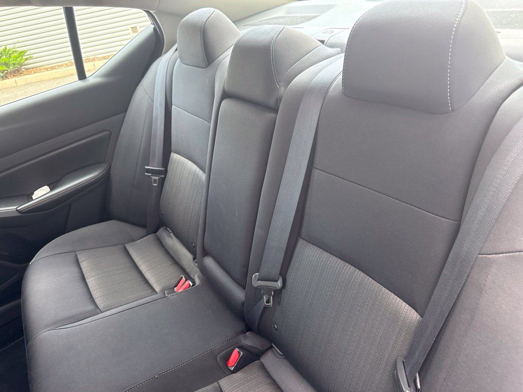 Used 2024 Nissan Altima 2.5 SV FWD image 32