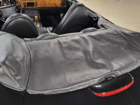 Used 2000 Jaguar XK8 Convertible RWD image 18