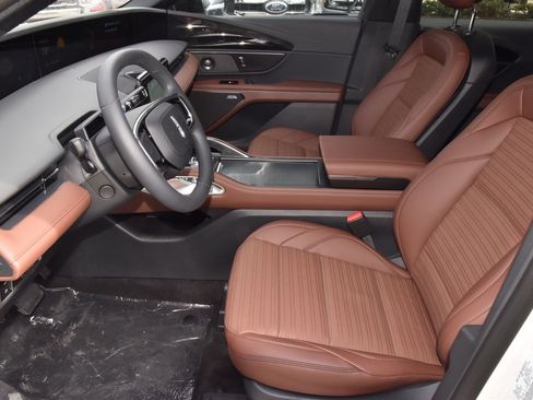 New 2026 Lincoln Nautilus Reserve w/ Jet Appearance Package image 13