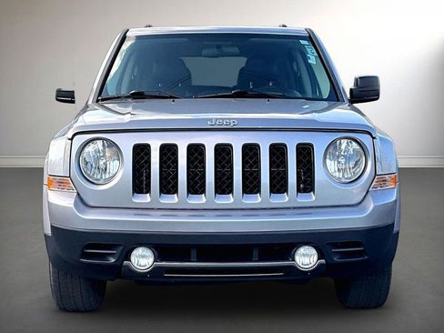 Used 2015 Jeep Patriot Limited w/ Sun/Sound Group AWD/4WD image 2