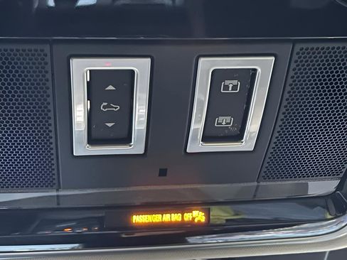 Used 2014 Land Rover Range Rover Sport HSE image 17