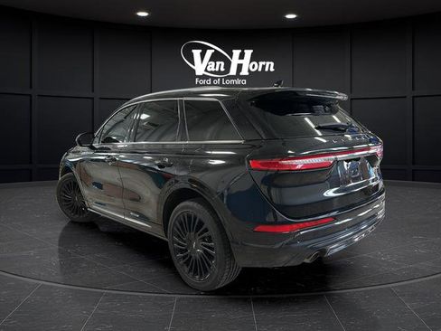 Used 2021 Lincoln Corsair Reserve AWD/4WD image 5