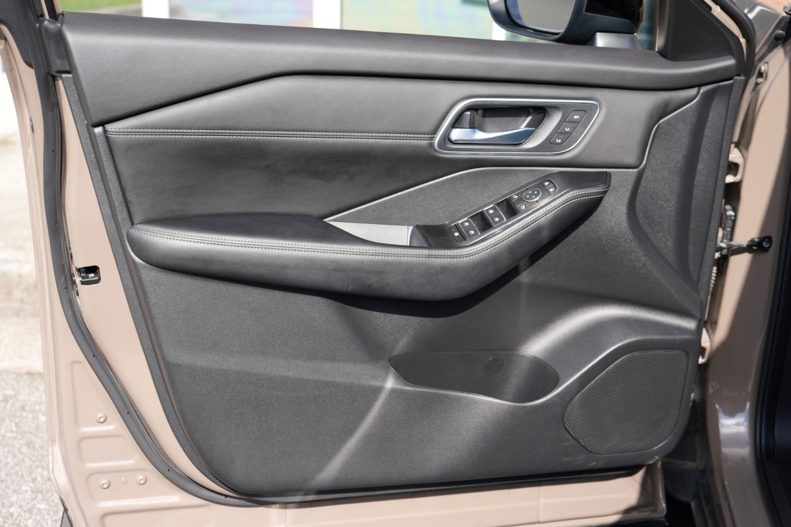 Used 2024 Nissan Rogue Platinum w/ Platinum Premium Package FWD image 41