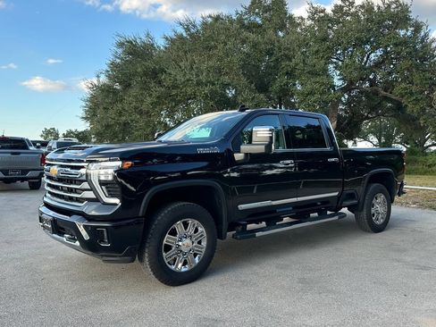 Used 2026 Chevrolet Silverado 2500 High Country w/ Technology Package AWD/4WD image 1