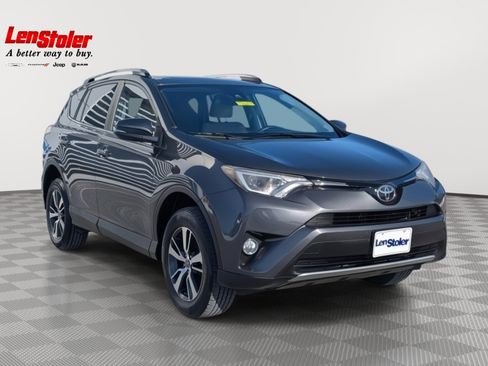 Used 2018 Toyota RAV4 XLE image 5