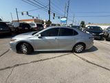 Used 2018 Toyota Camry LE image 3