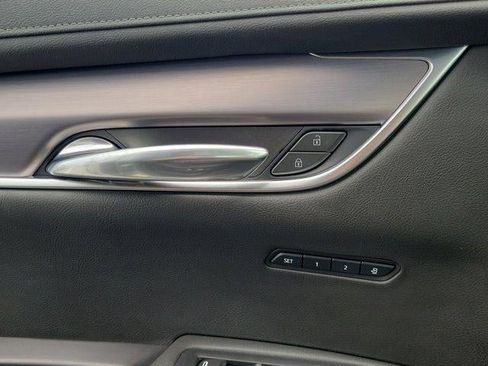 Certified 2024 Cadillac XT6 Luxury FWD image 16