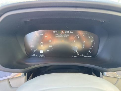 Used 2020 Volvo V60 T5 Cross Country image 32