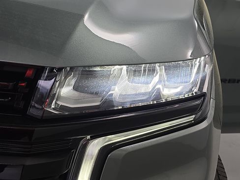 Used 2024 Chevrolet Suburban RST w/ Luxury Package image 33