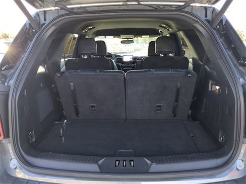 Used 2023 Ford Explorer ST-Line w/ Class IV Trailer Tow Package image 12