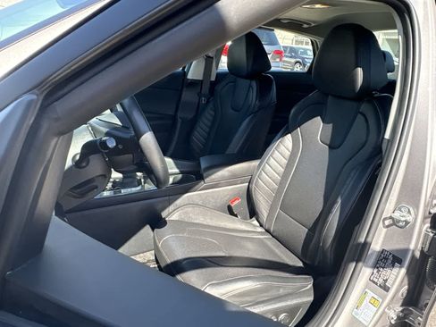 Used 2024 Hyundai Elantra Limited image 22