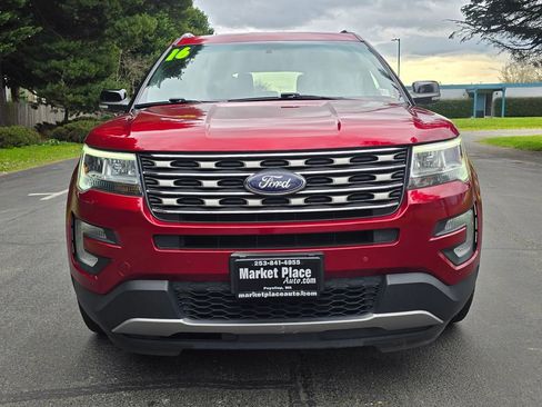 Used 2016 Ford Explorer XLT w/ Equipment Group 202A image 9