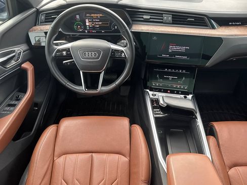 Used 2022 Audi e-tron Prestige w/ Prestige Package image 15