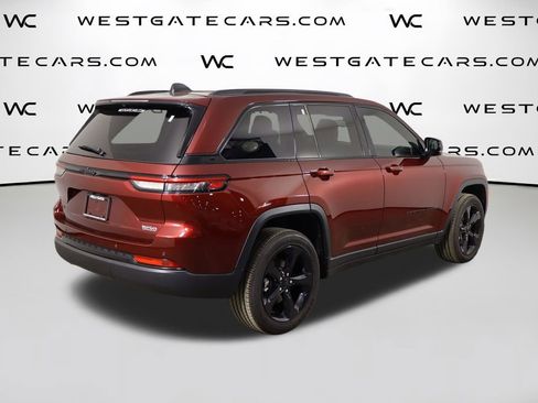 Used 2024 Jeep Grand Cherokee Altitude AWD/4WD image 50