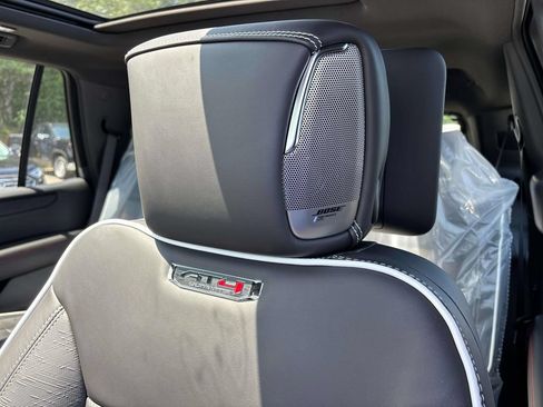 New 2026 GMC Yukon AT4 Ultimate w/ LPO, Illumination Package AWD/4WD image 11