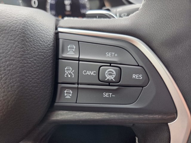 New 2026 Jeep Grand Cherokee Limited w/ Luxury Tech Group II RWD image 29
