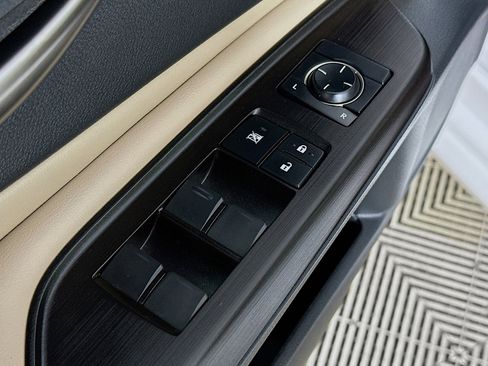 Used 2019 Lexus ES 350 image 17