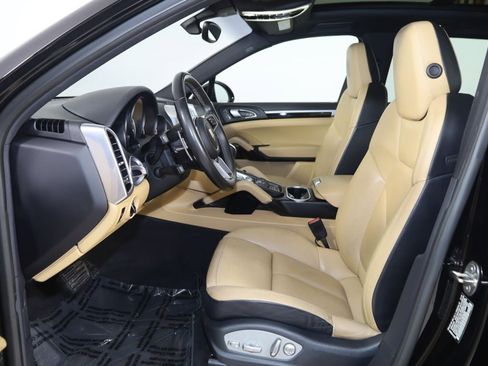 Used 2017 Porsche Cayenne Platinum Edition AWD/4WD image 12