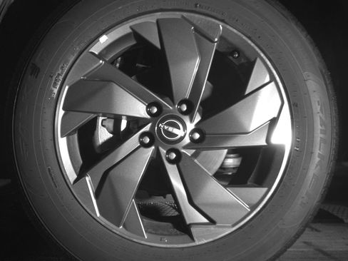 Used 2025 Nissan Rogue SV FWD image 12