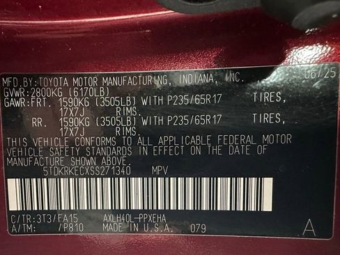 Used 2025 Toyota Sienna LE image 10