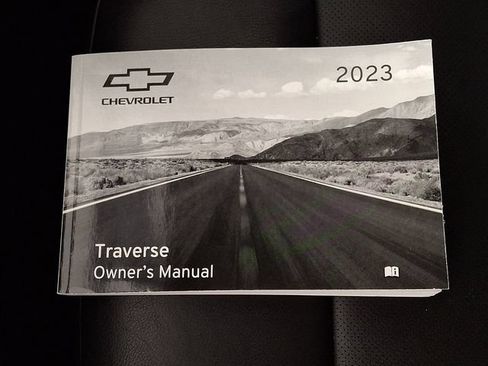 Used 2023 Chevrolet Traverse RS AWD/4WD image 27