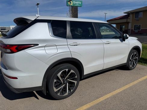 Used 2022 Mitsubishi Outlander ES AWD/4WD image 4