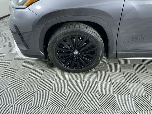 Used 2023 Toyota Highlander XSE image 33