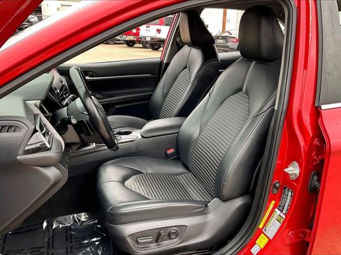 Used 2021 Toyota Camry SE image 7