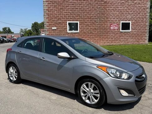 Used 2015 Hyundai Elantra GT FWD image 3