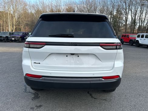 New 2026 Jeep Grand Cherokee Altitude AWD/4WD image 6