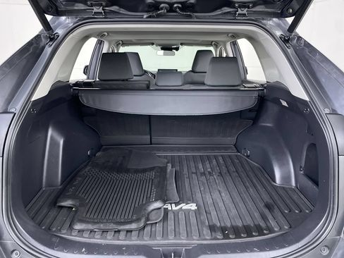 Used 2021 Toyota RAV4 XLE w/ Convenience Package AWD/4WD image 21