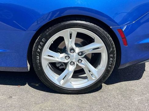 Used 2023 Chevrolet Camaro LT RWD image 10