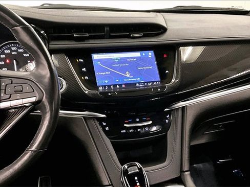 Used 2023 Cadillac XT6 Sport w/ Technology Package image 6