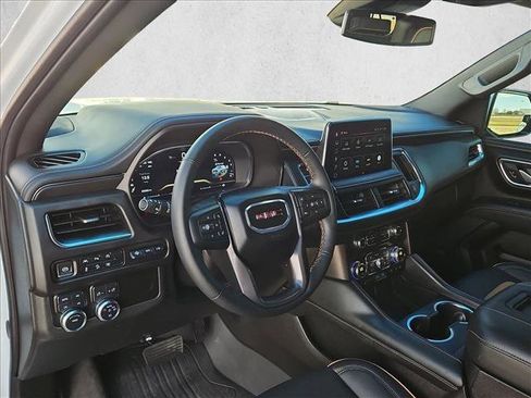 Used 2024 GMC Yukon XL AT4 w/ Technology Package image 10