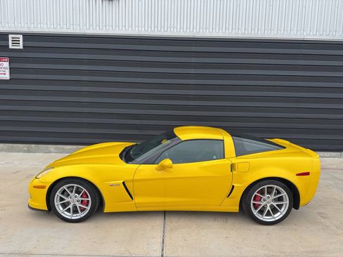 Used 2011 Chevrolet Corvette Z06 w/ Preferred Equipment Group RWD image 3