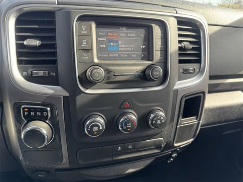 Used 2022 RAM 1500 Classic SLT image 12