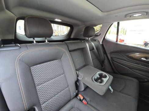 Used 2021 GMC Terrain SLE w/ Driver Convenience Package image 17