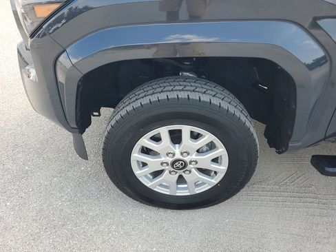 Certified 2024 Toyota Tacoma SR5 image 18