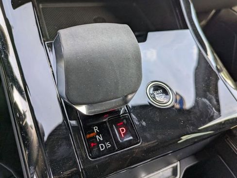 Used 2025 Land Rover Range Rover Sport AWD/4WD image 18