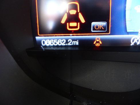 Used 2020 Ford Fusion SE FWD image 29