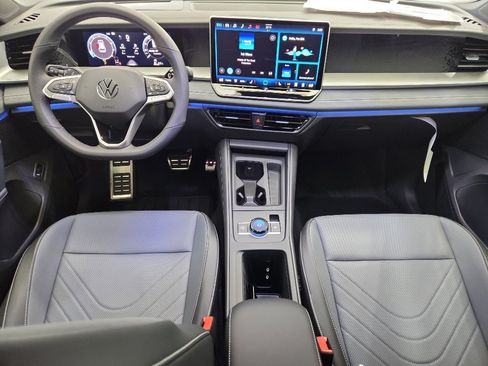 New 2026 Volkswagen Tiguan SE R-Line image 7